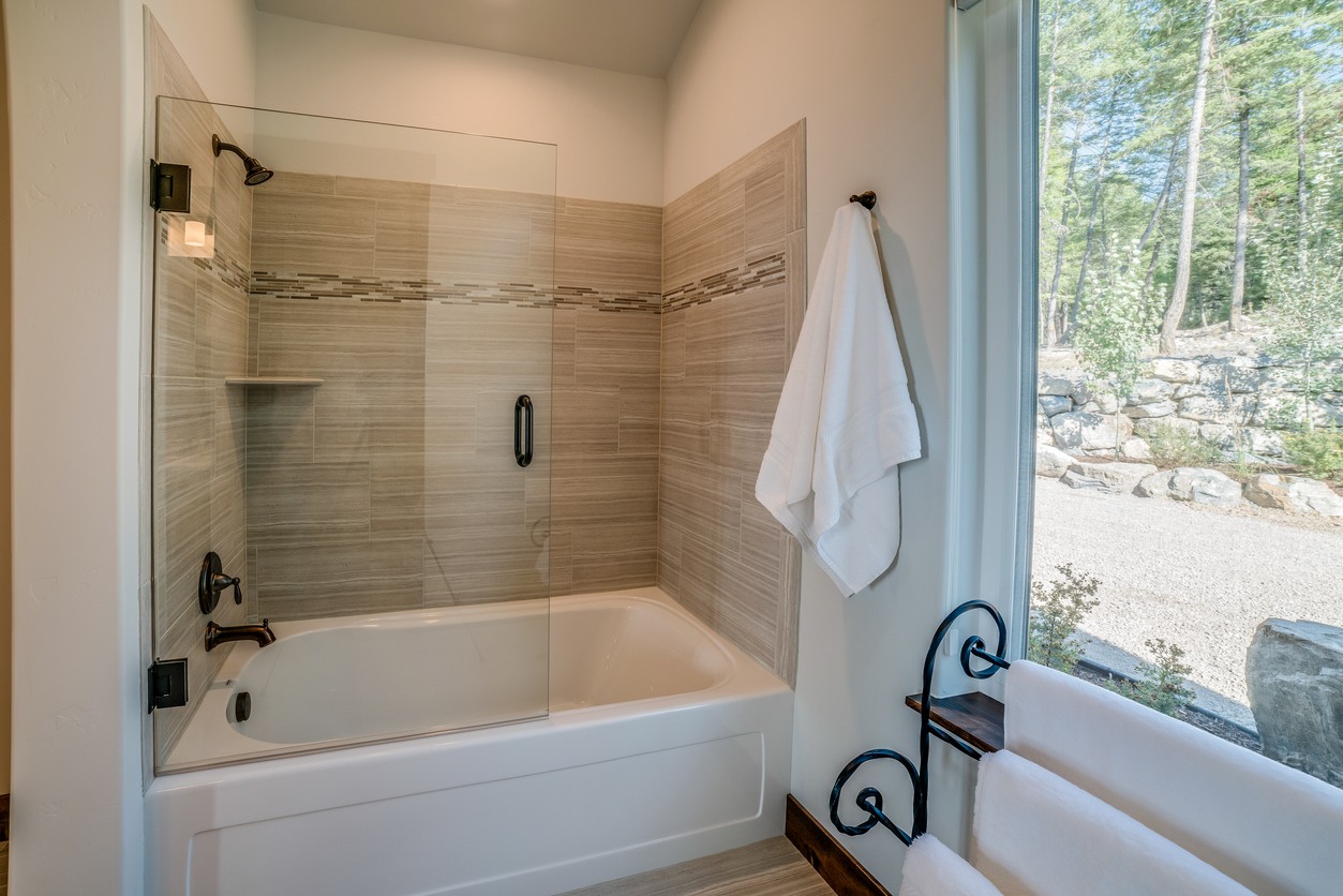 Shower & Tub Installation in Henagar